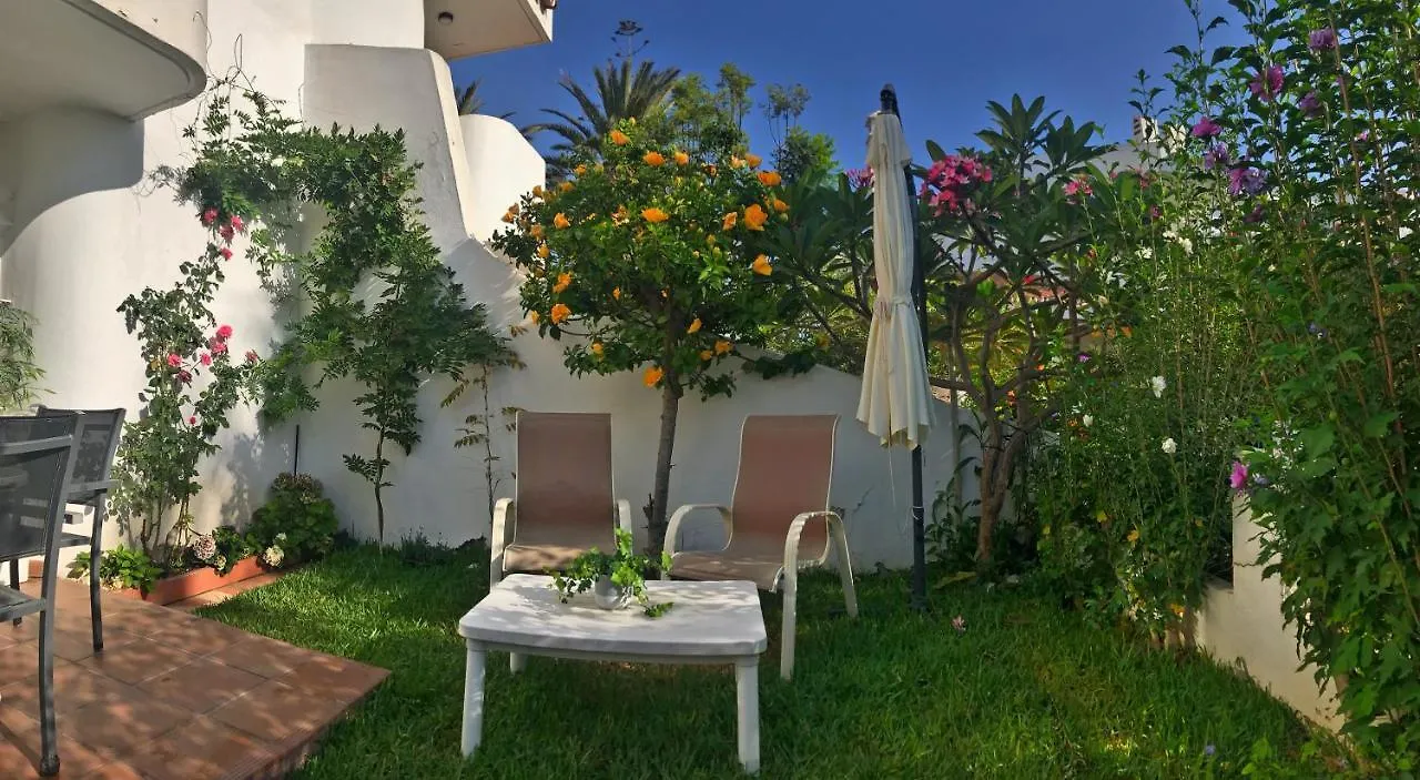 Beachfront Oasis In Costa Del Sol. Caleta De Velez Holiday home